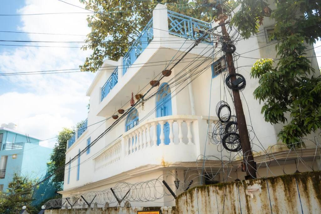 Blue Door Villa By Homeyhuts Rājpur Екстериор снимка